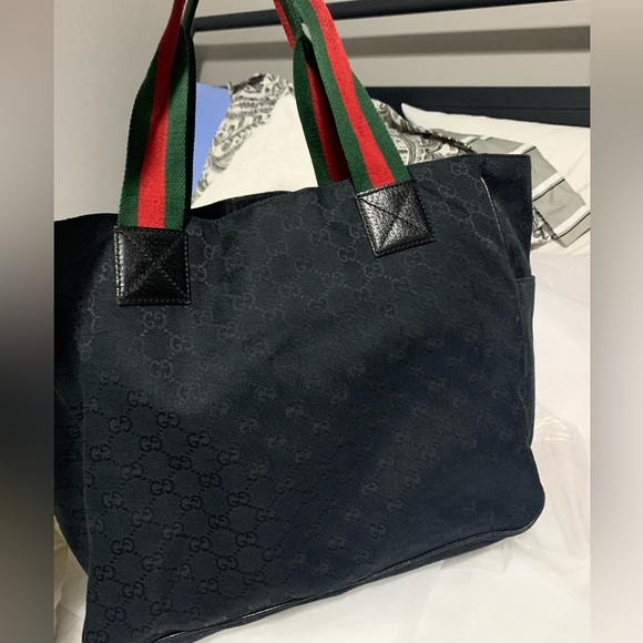 Authentic Gucci tote purse. Price is firm - Picture 3 of 6